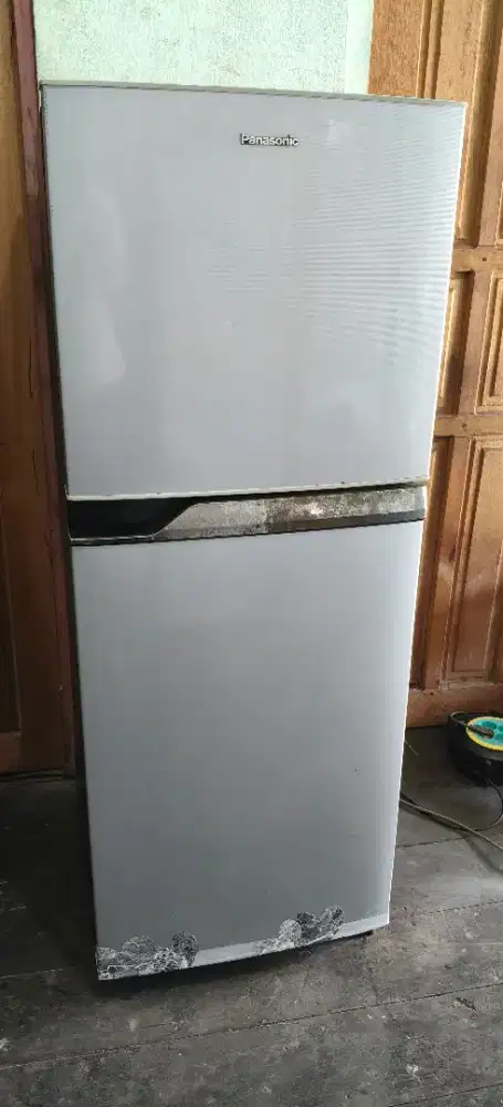 Kulkas 2 pintu Panasonic 100% orisinil , nominus