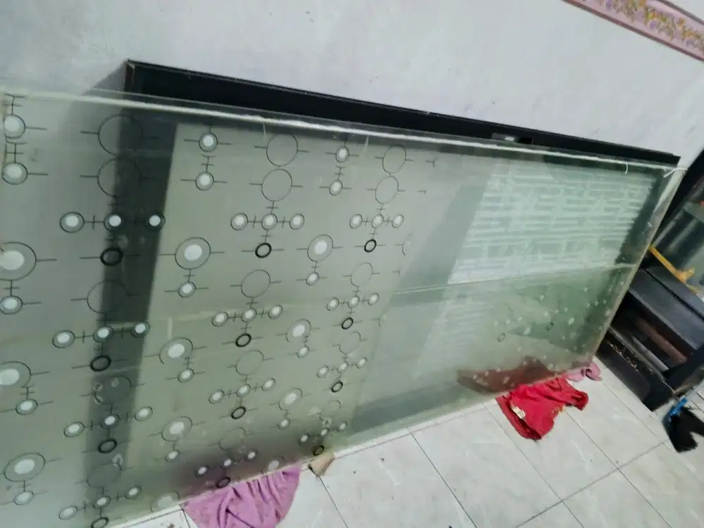 Pintu kaca dan kusen