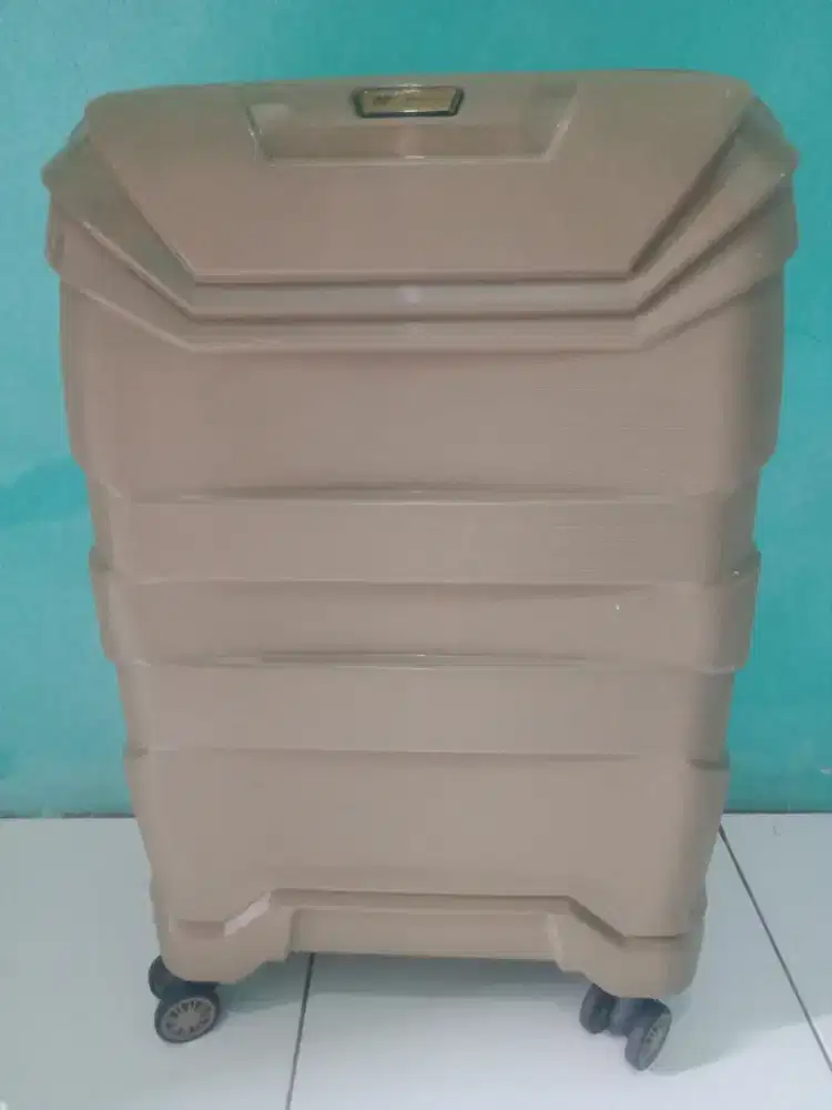 Koper Jack Nicklausse 100% original Medium size 24 inchi TSA lock