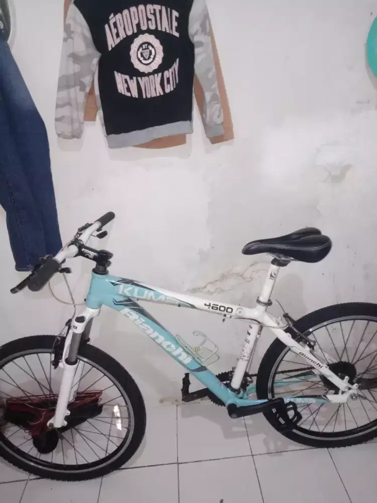 Sepeda merek BIANCHI