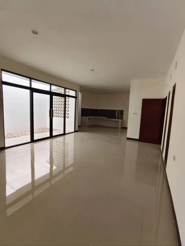 Rumah Siap Huni Nyaman Cluster Favorit di Taman Kopo Indah 3