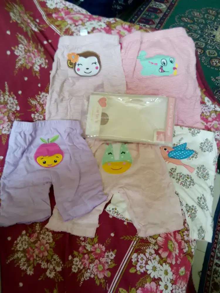 New carter bayi perempuan girl sz 36 bulan isi 5 pc celana panjang.