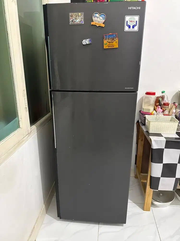 Kulkas merk hitaci jepan