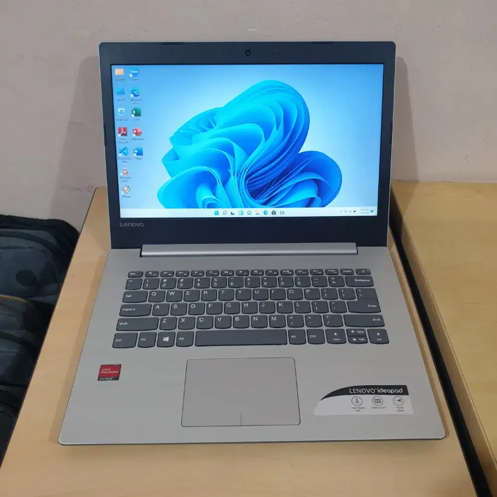 LENOVO IDEAPAD 330 - AMD A9 - DDR4 8GB - SSD 256GB