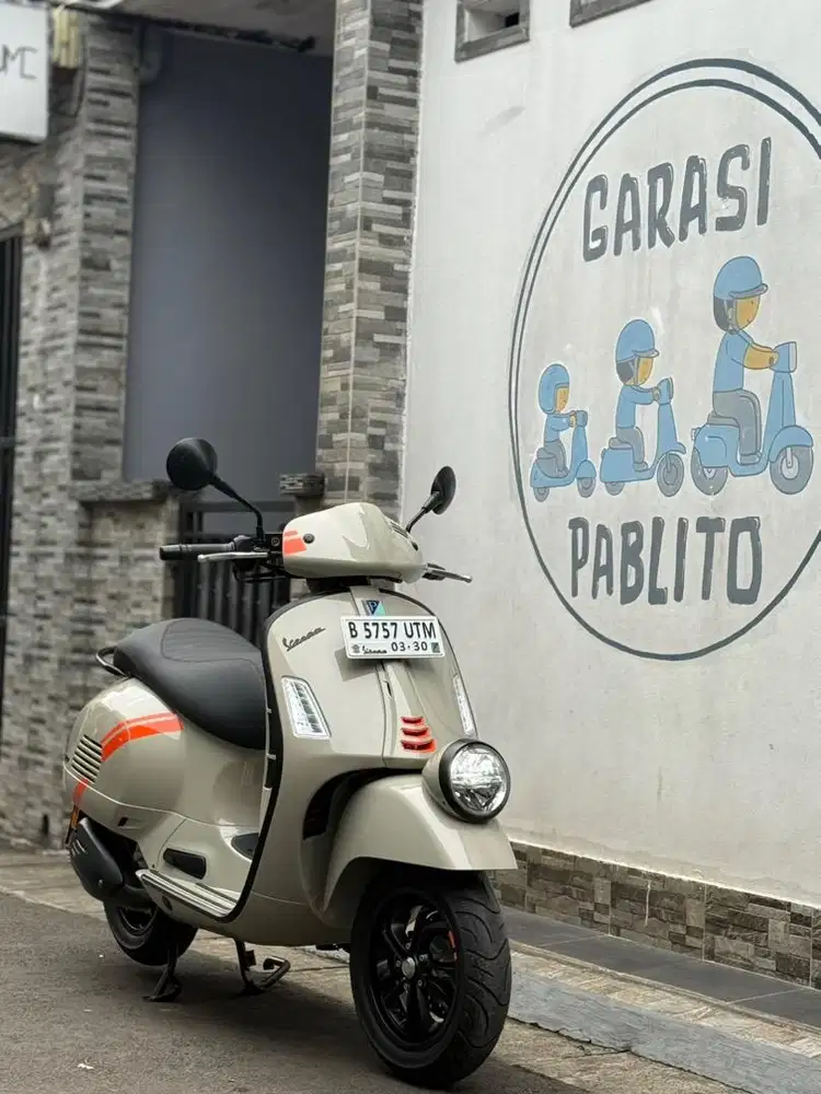 Vespa Gtv Beige Keyless 2024/2025 (inc bbn)