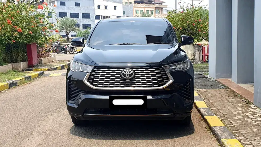 Km19rb toyota zenix v hybrid 2024 hitam siap pakai