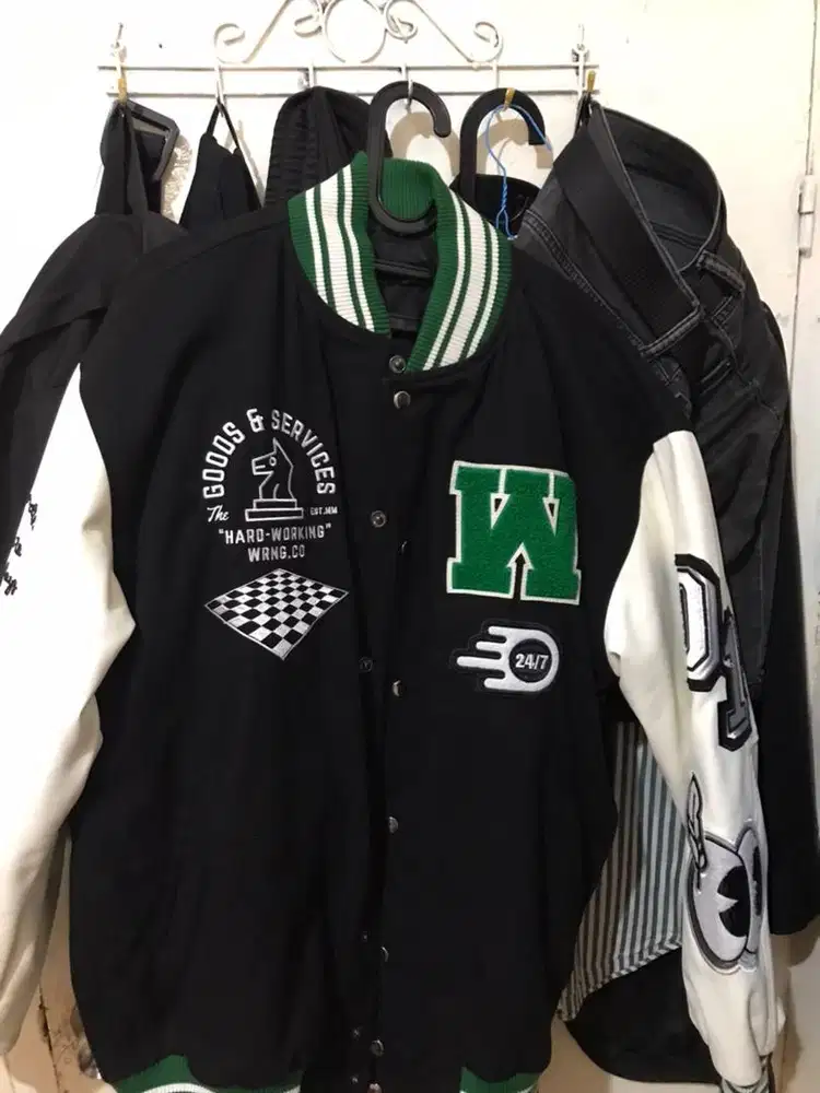 varsity jual cepet aja UK XL