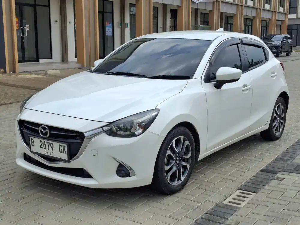 Mazda 2 R at 2017 KM 55 rb putih