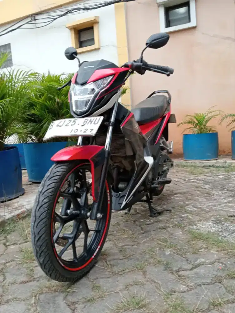 Dijual Cash Motor Sonic 150 R Tahun 2017