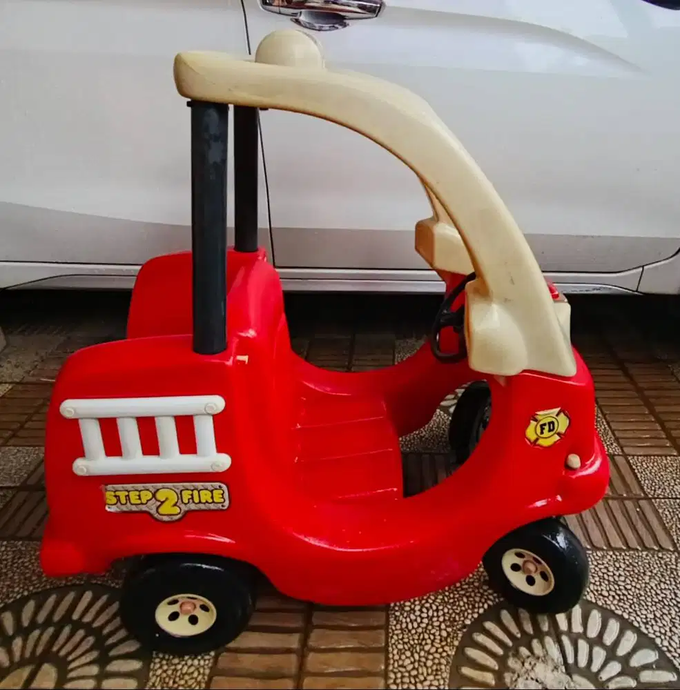 Mobil mobilan besar bisa dinaikin