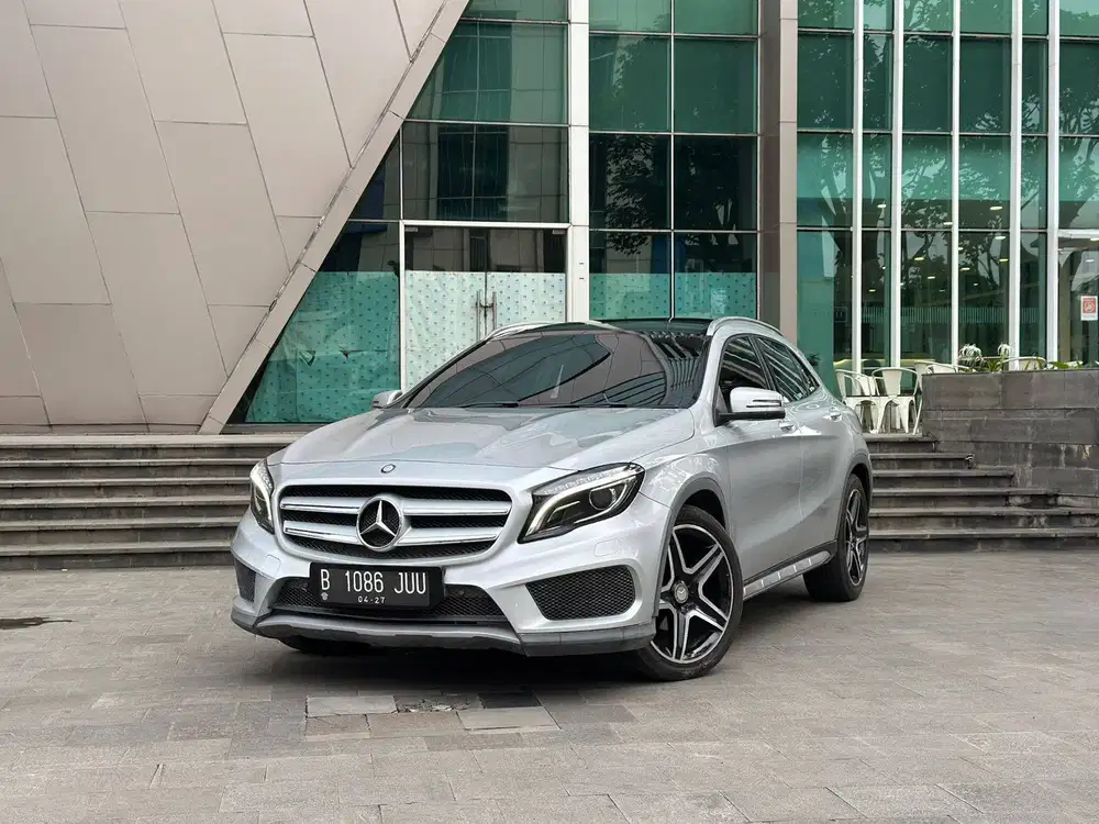 MURAHH !! MERCEDES-BENZ GLA200 AMG 1.6 7G-DCT AT Sunroof 2014