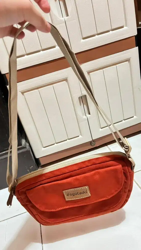 Esgotado Tas Sling Bag Kanvas Terracotta