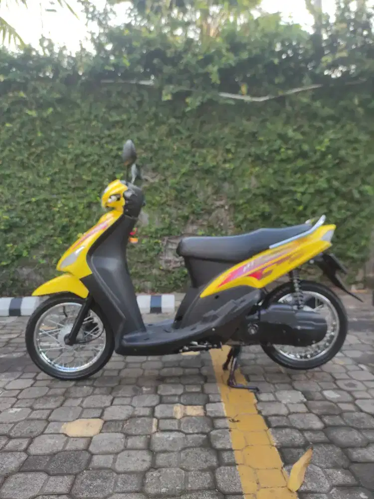 Mio sporty kuning 2004