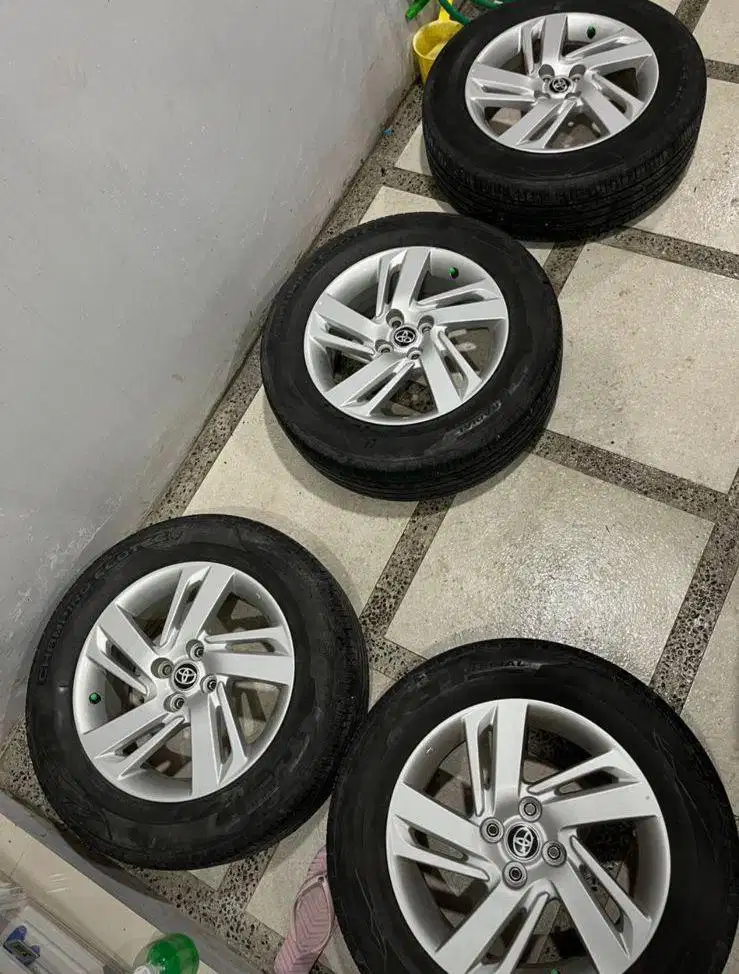 Velek dan ban toyota raize