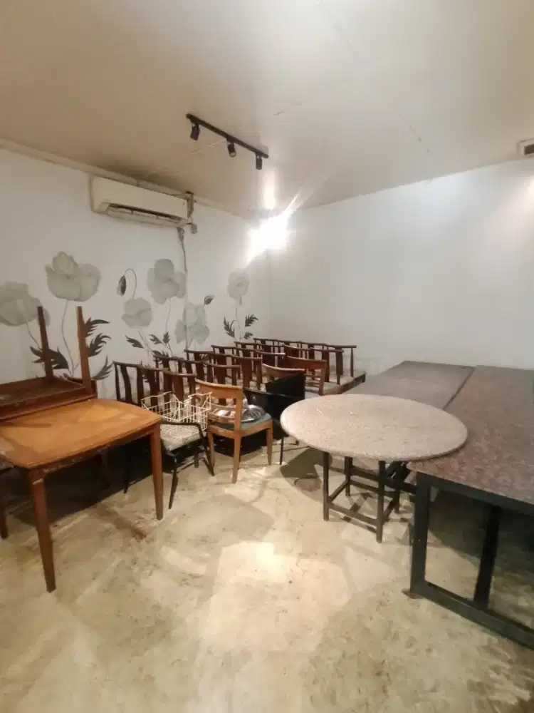 Meja kursi cafe atau usaha