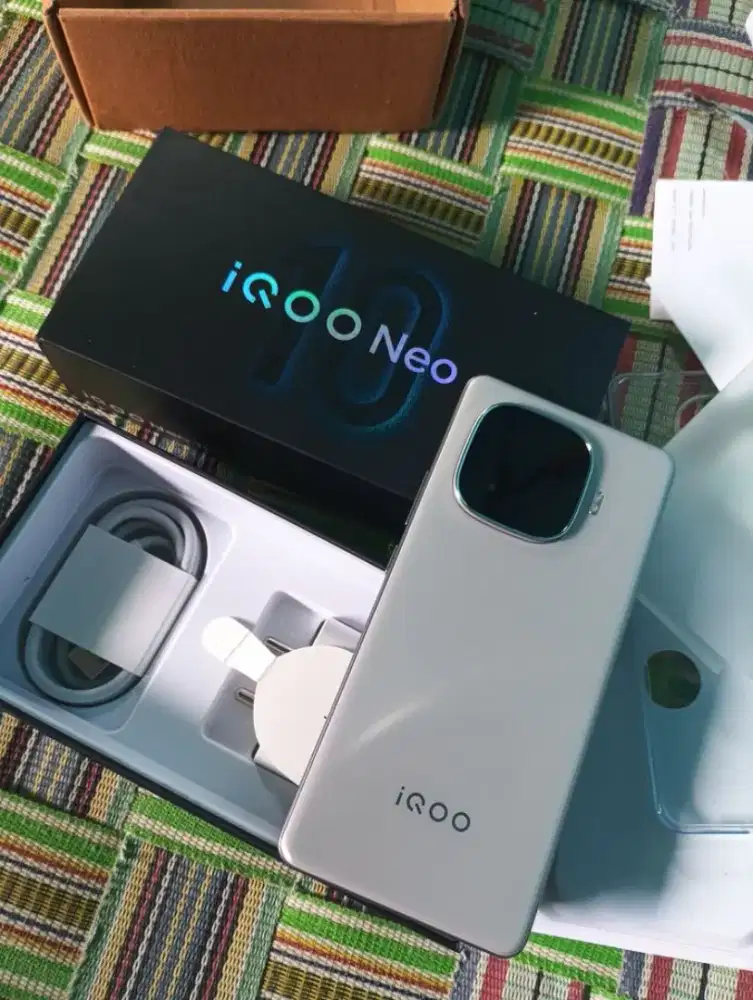 iQoo Neo 10 16/512gb