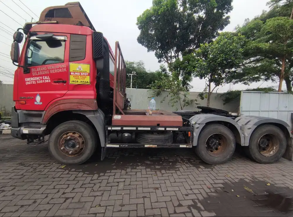 Nissan Quester GWE280 4x6 Truk Trailer tahun 2018