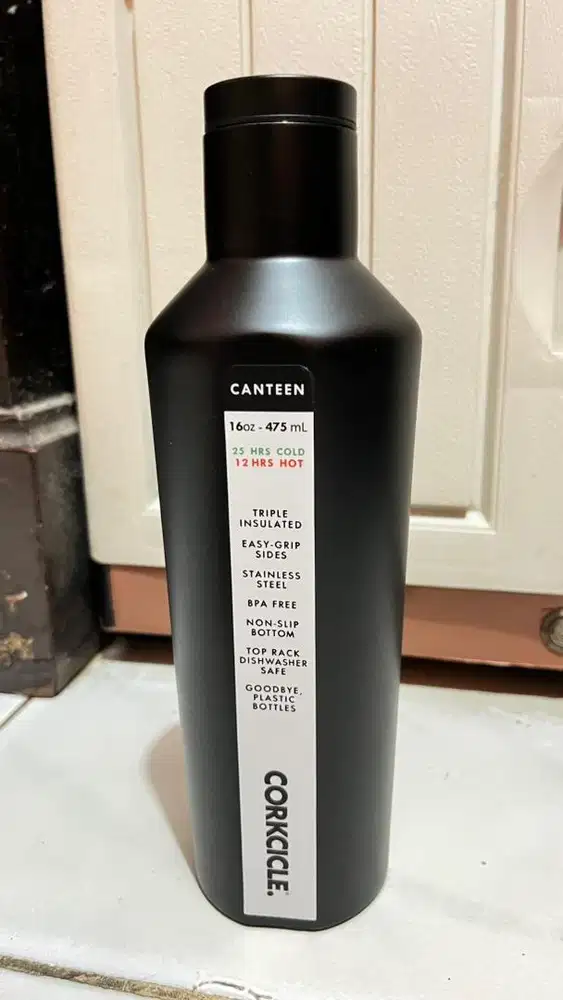 BOTOL CORKCICLE HEXAGONAL BLACK