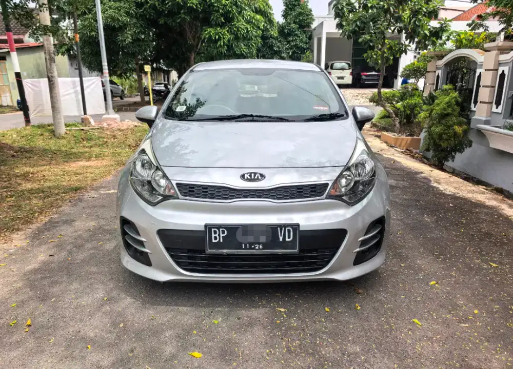 Kia Rio 1.4 A/T SE 2016 dp 9 jt