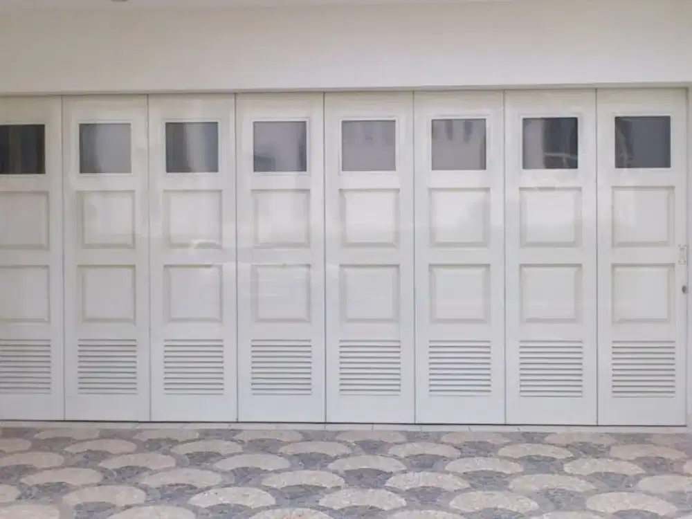 Alvian Meubel menerima pesanan berbagai macam meubel.