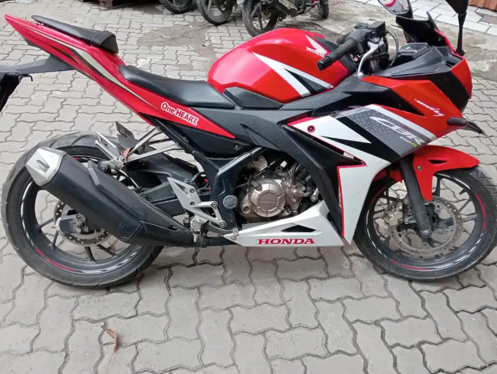 Dijual Cash Motor CBR 150 R Tahun 2018