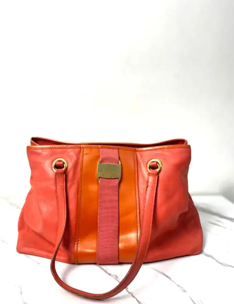 Tas Salvatore ferragamo handbag