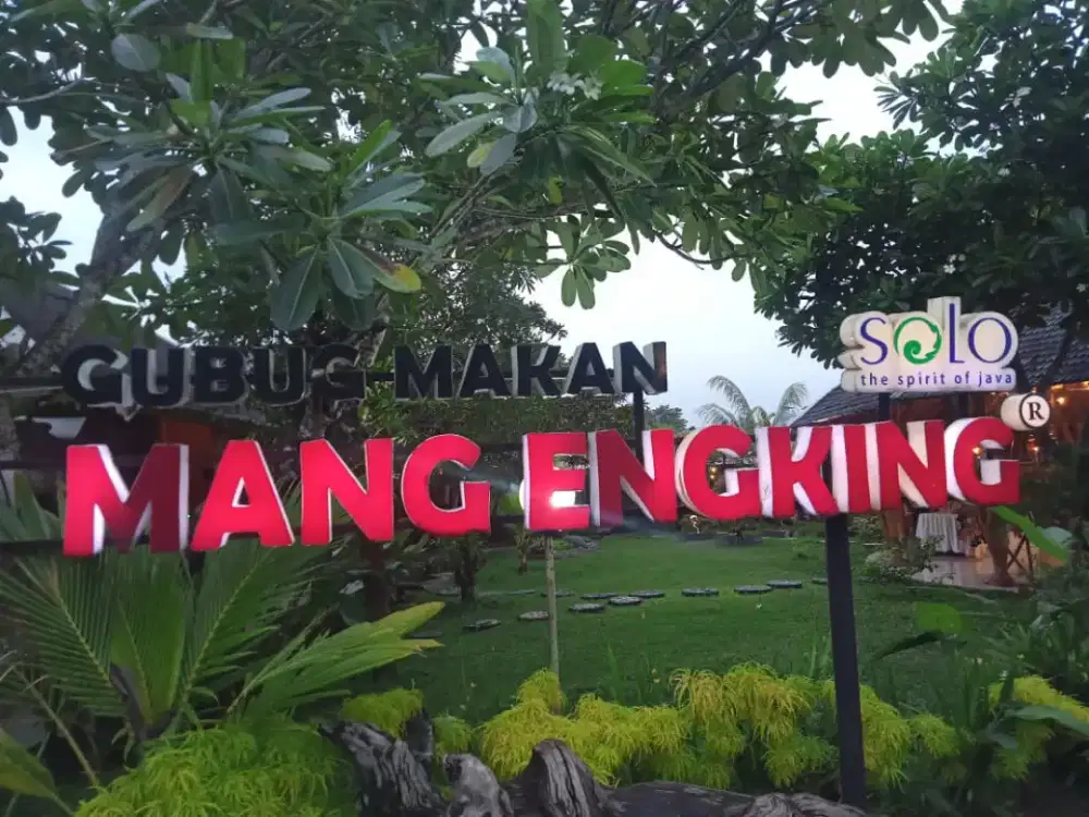 Bikin huruf timbul cafe resto reparasi ganti lampu gambar iklan jalan