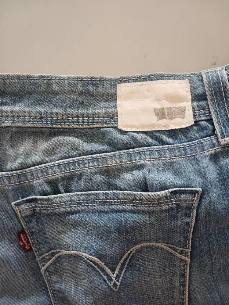 Levis wanita size 30 W30 L32