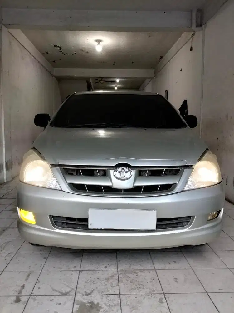 75 Juta Toyota Kijang Innova 2.0 G Bensin Matic 2005 Silver 1 Nama