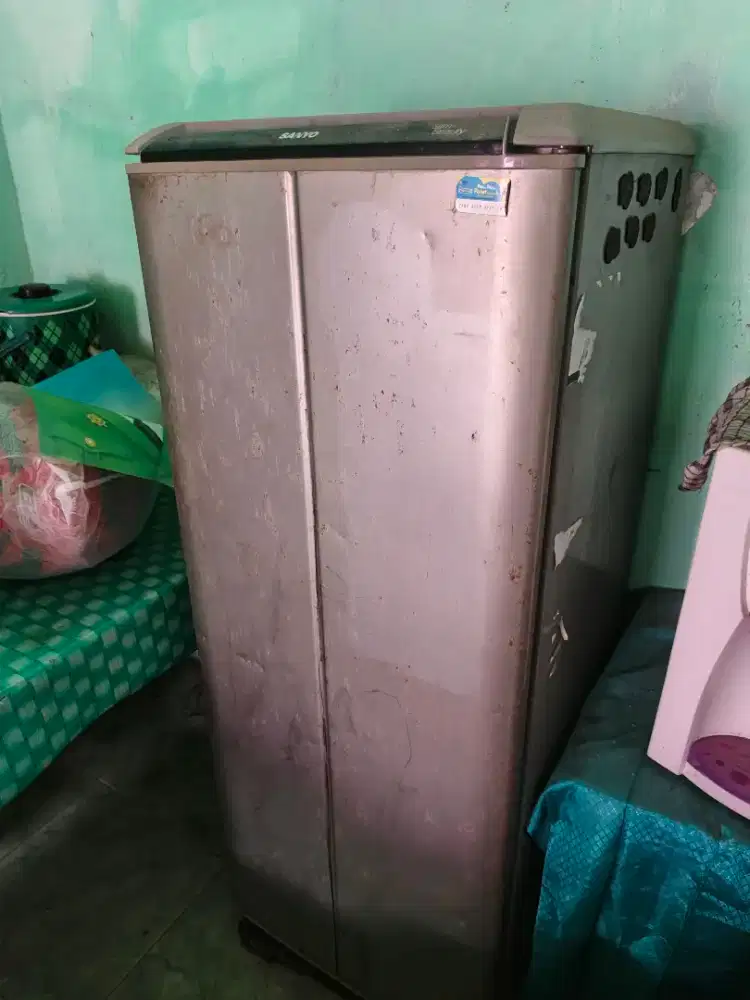 Kulkas sanyo kondisi apa adanya