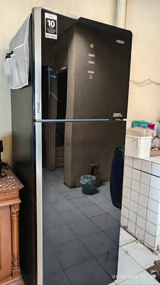 Kulas 2 Pintu Aqua by Sanyo Twin Inverter Tempered Glass