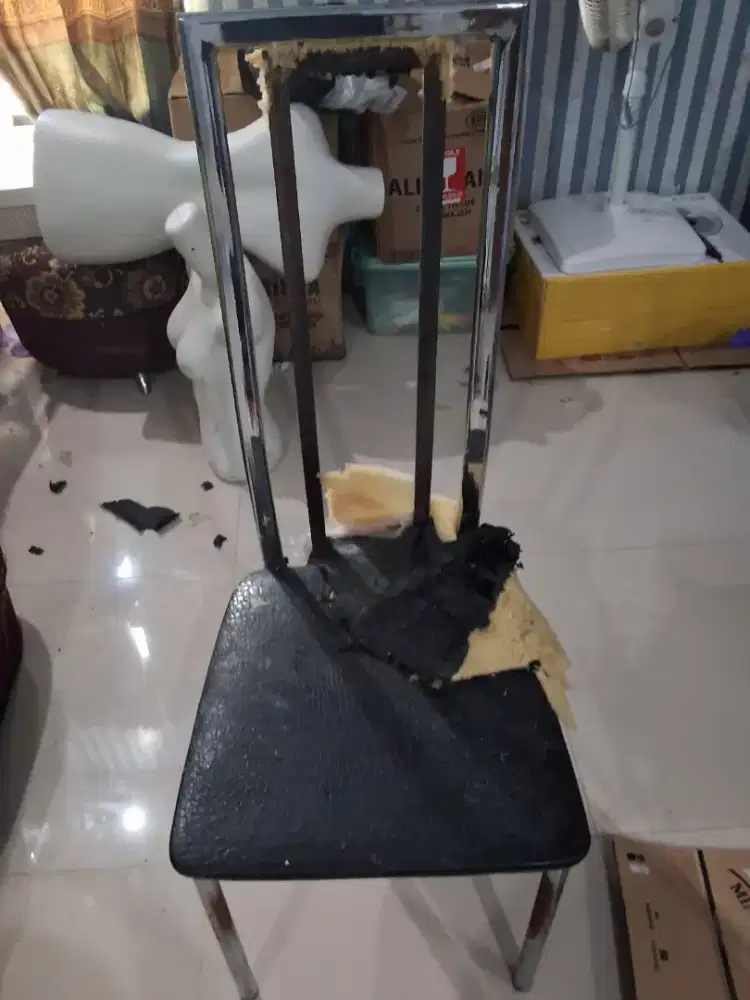 Kursi bekas kulit bisa nego