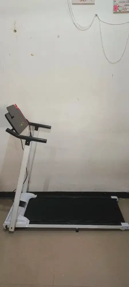 Di jual Treadmill second kondisi bagus