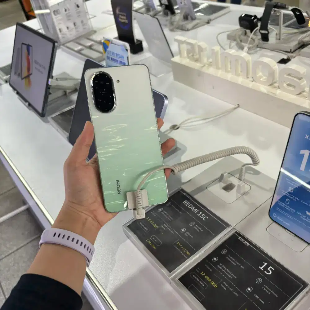 Hp harga 1.4jt sdh dapat ram 4+4/ 128