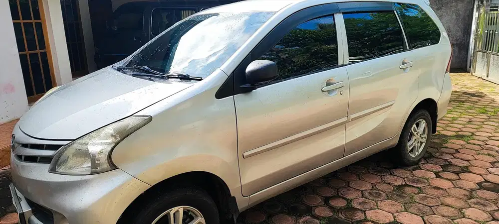 Daihatsu Xenia 2012 Bensin
