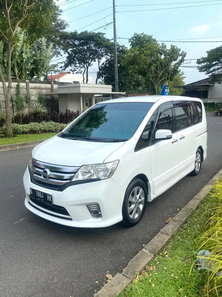 Nissan Serena C26 Highway Star AT