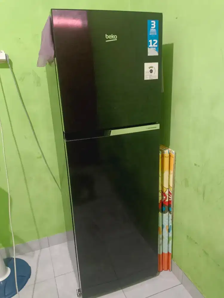 KULKAS MEREK BEKO 2 PINTU 270 L