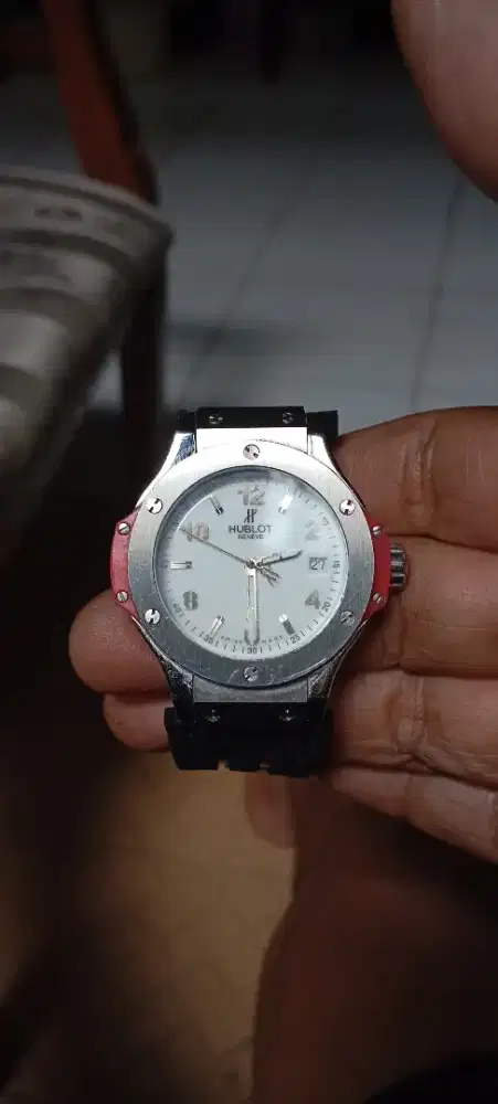Jam tangan Hubolt mati mesin jual apa adanya yg mau aja