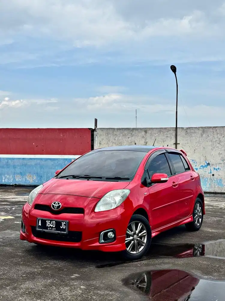 (CASH)Toyota Yaris S Limited a/t 2013