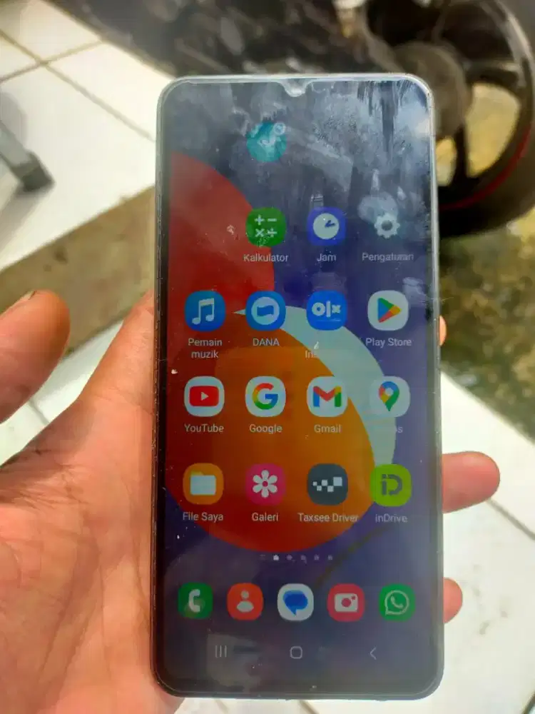 Bade ngical hp samsung M12 minus casan sama tombol on /Of aja