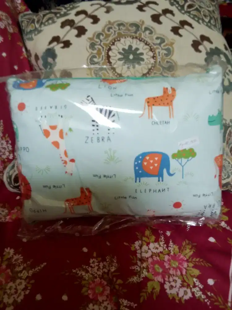 NEW Bantal bayi merek little fun