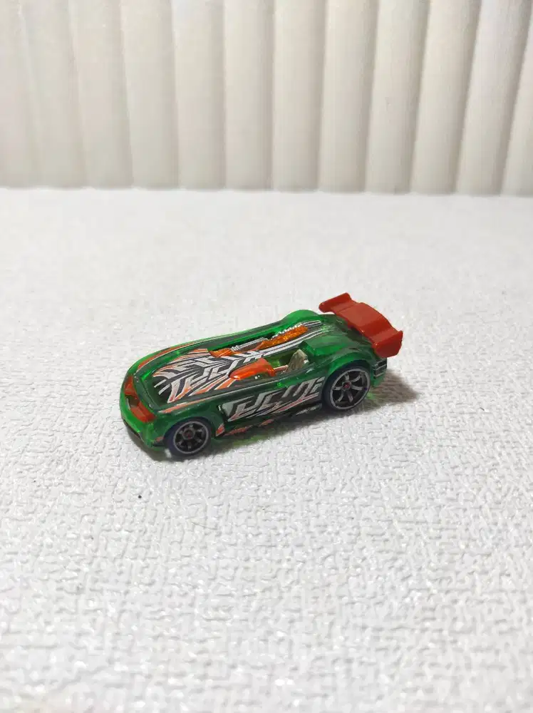 Hot Wheels AcceleRacers Battle Spec Green Accelecharged