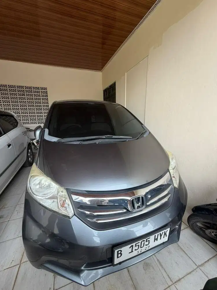Di jual mobil freed tipe S