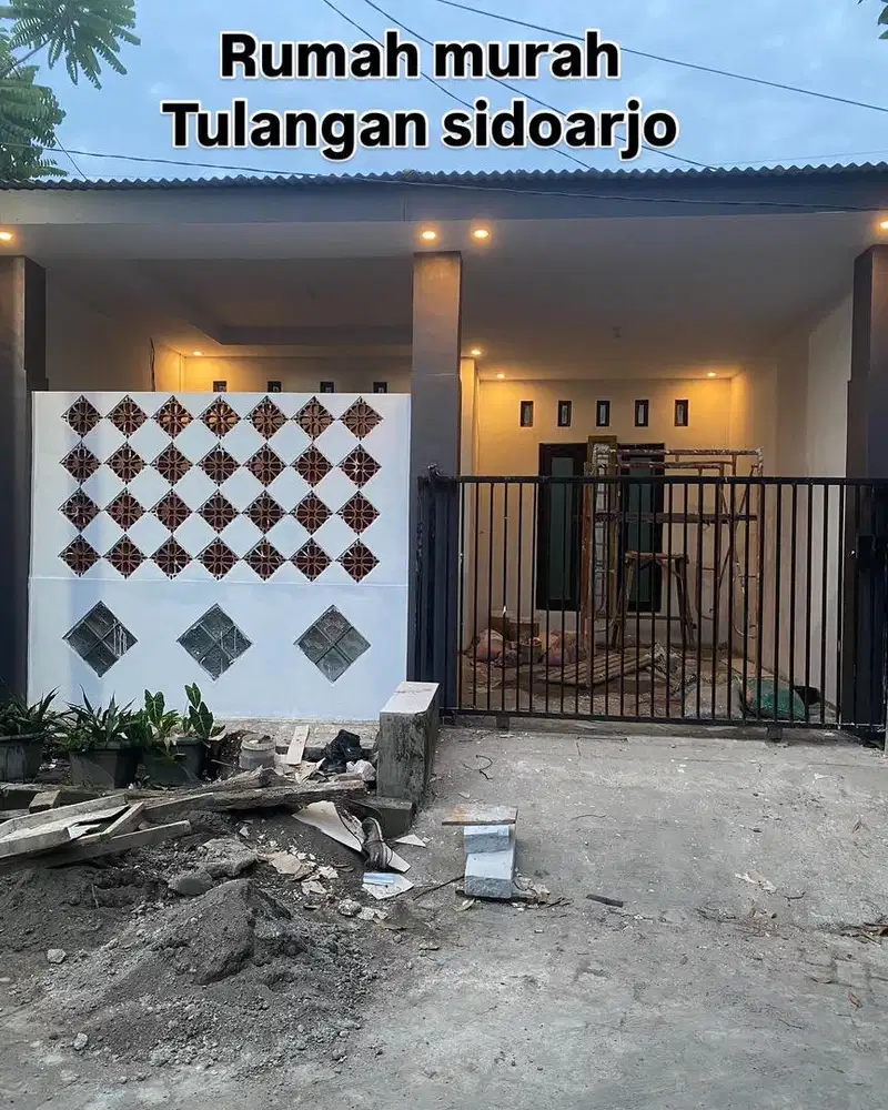 Rumah 2 lantai tulangan dekat jalan raya