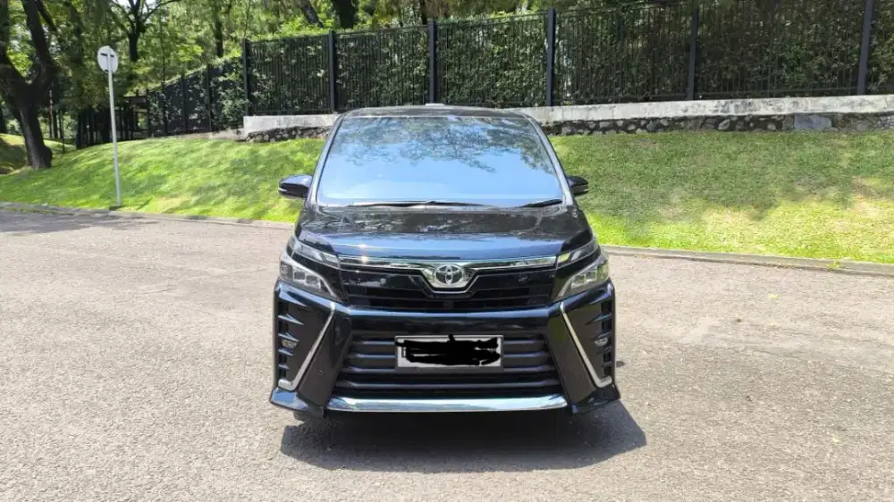 Toyota Voxy 2021
