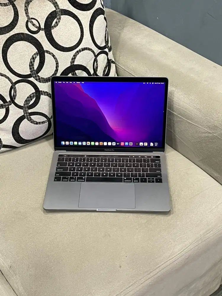 Macbook Pro Touchbar 2019 MUHP2 13” Core i5 1,4Ghz 8/256GB gray