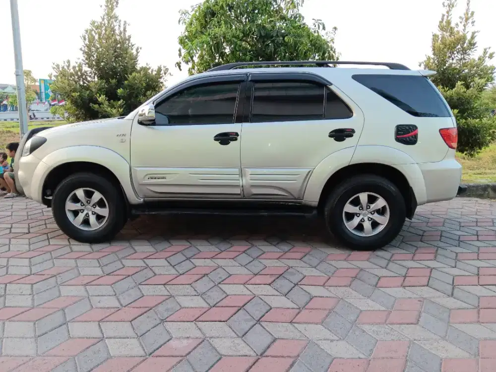 Jual fortuner G luxuri 2006 pmk sgt super istimewa