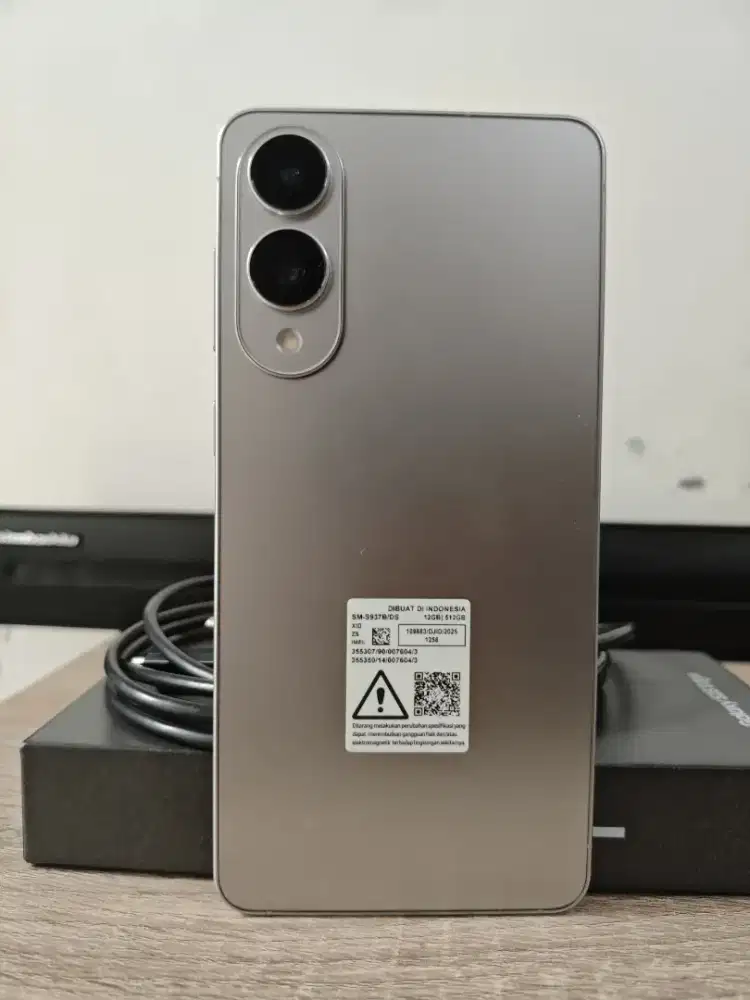 Samsung S25 Edge 12 / 512 gb