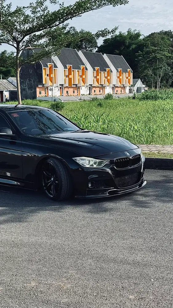 BMW 320i 2015 Bensin