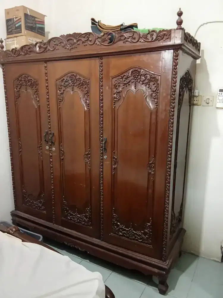 Lemari jati 3 pintu Rp 3.250.000
